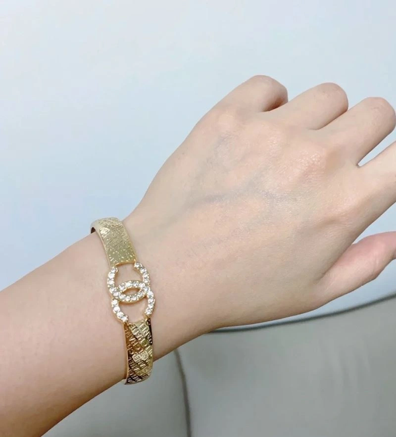 Chanel Bracelets Elegant 230852