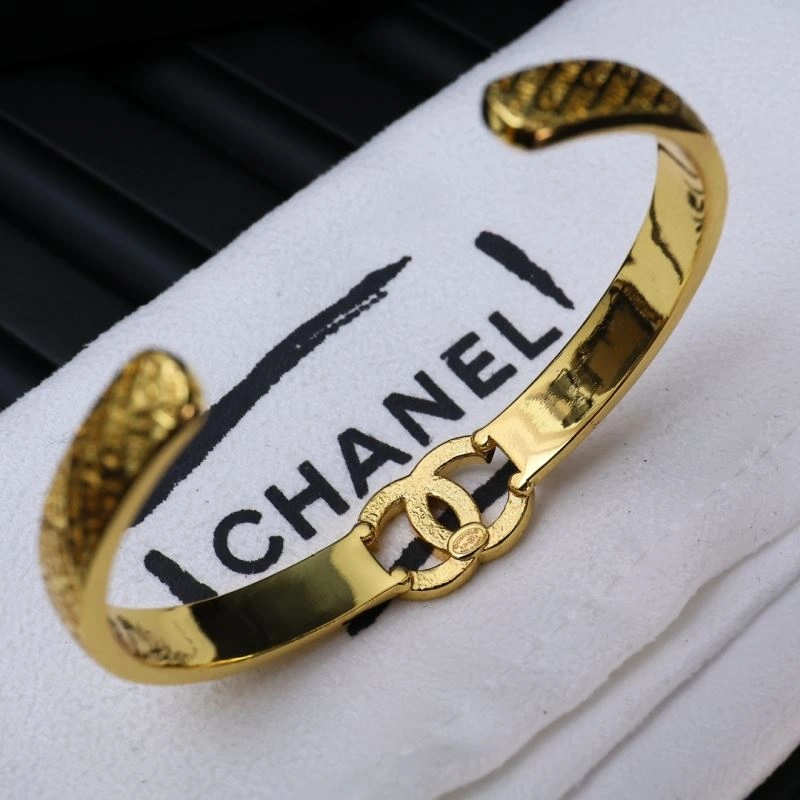 Chanel Bracelets Elegant 230852