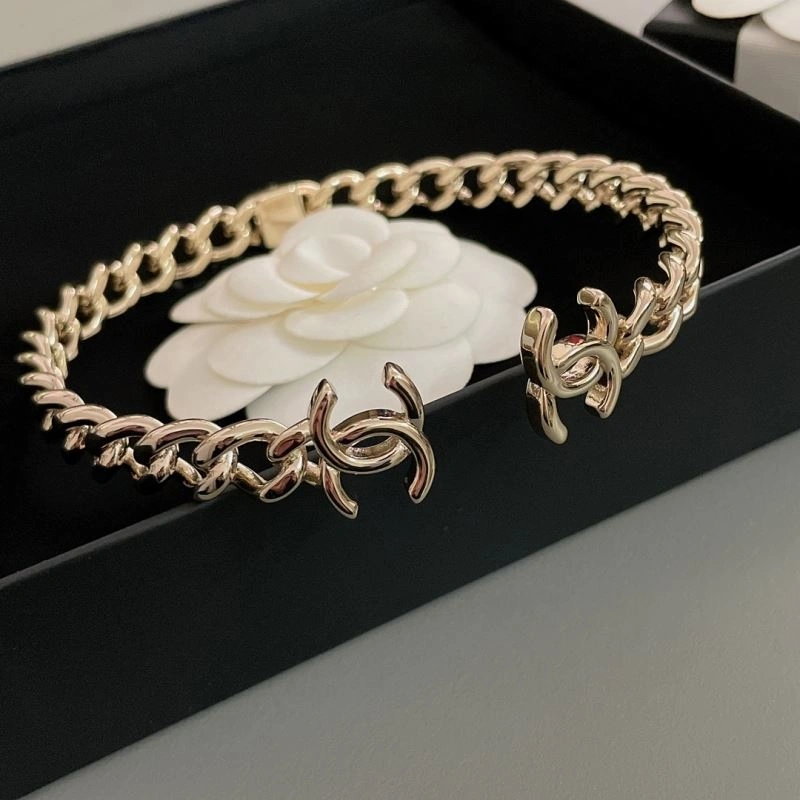 Chanel Bracelets Modern 232395