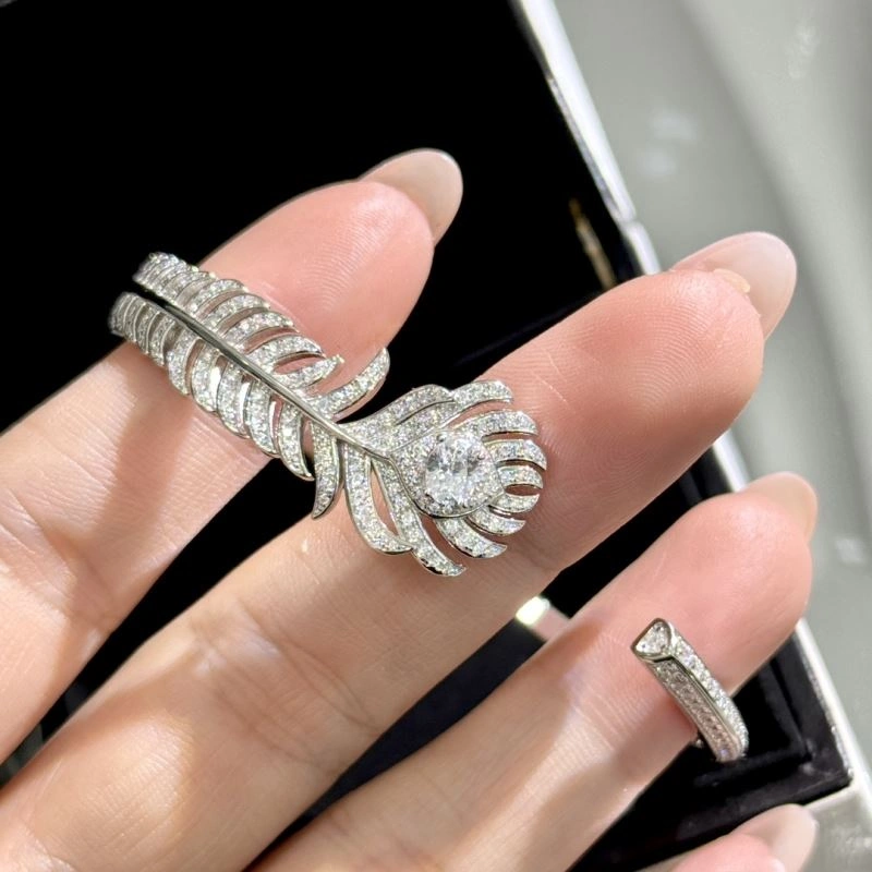 Attractive Chanel Bracelets 232410