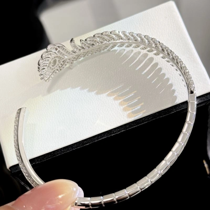 Attractive Chanel Bracelets 232410