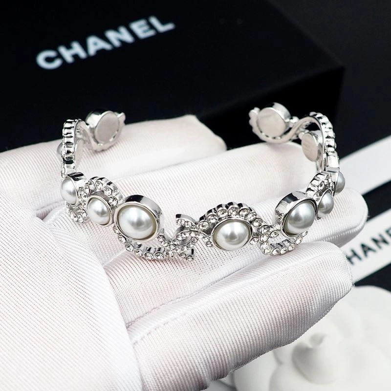 Timeless Chanel Bracelets 232403