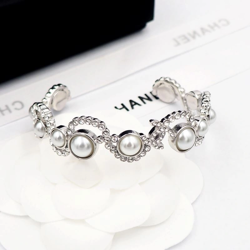Timeless Chanel Bracelets 232403