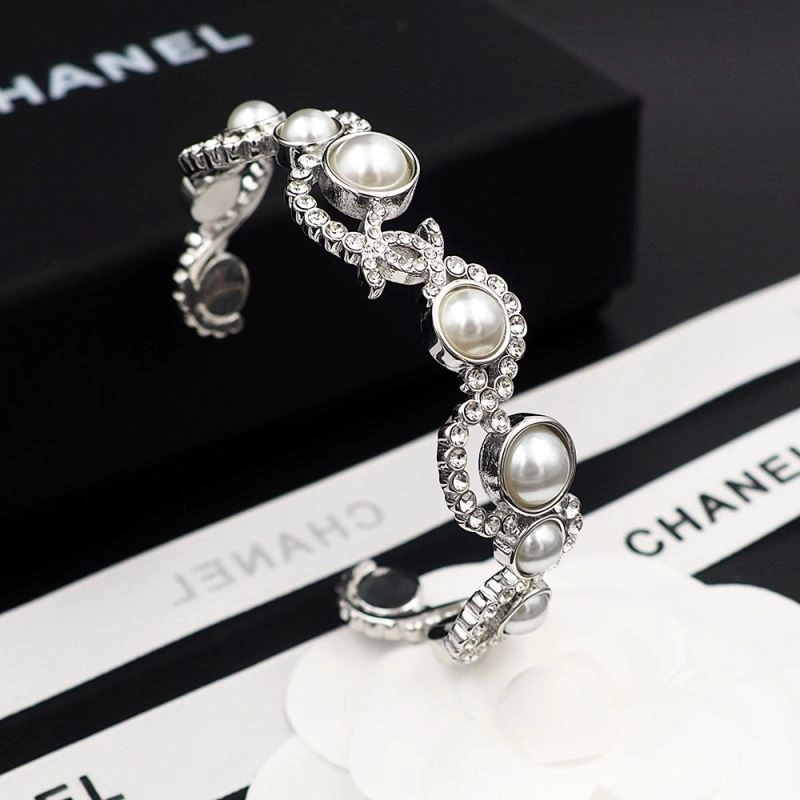 Timeless Chanel Bracelets 232403