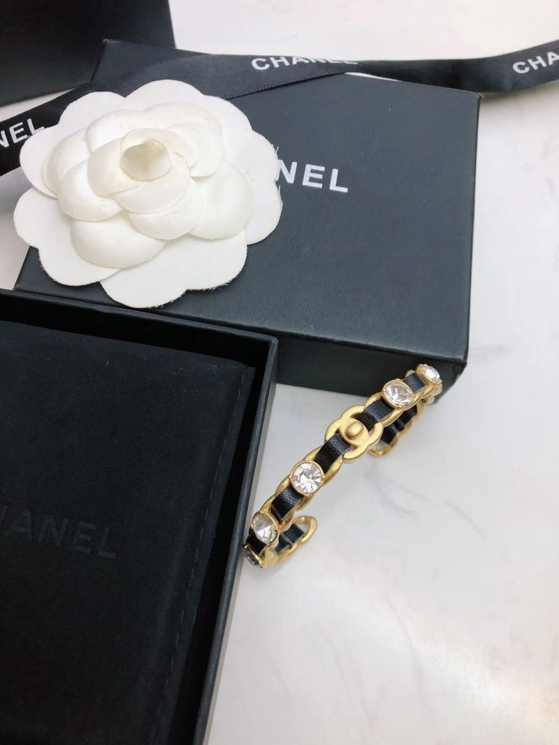 Chic Chanel Bracelets 232400