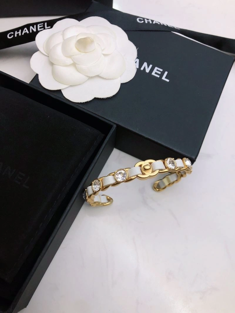 Chic Chanel Bracelets 232400