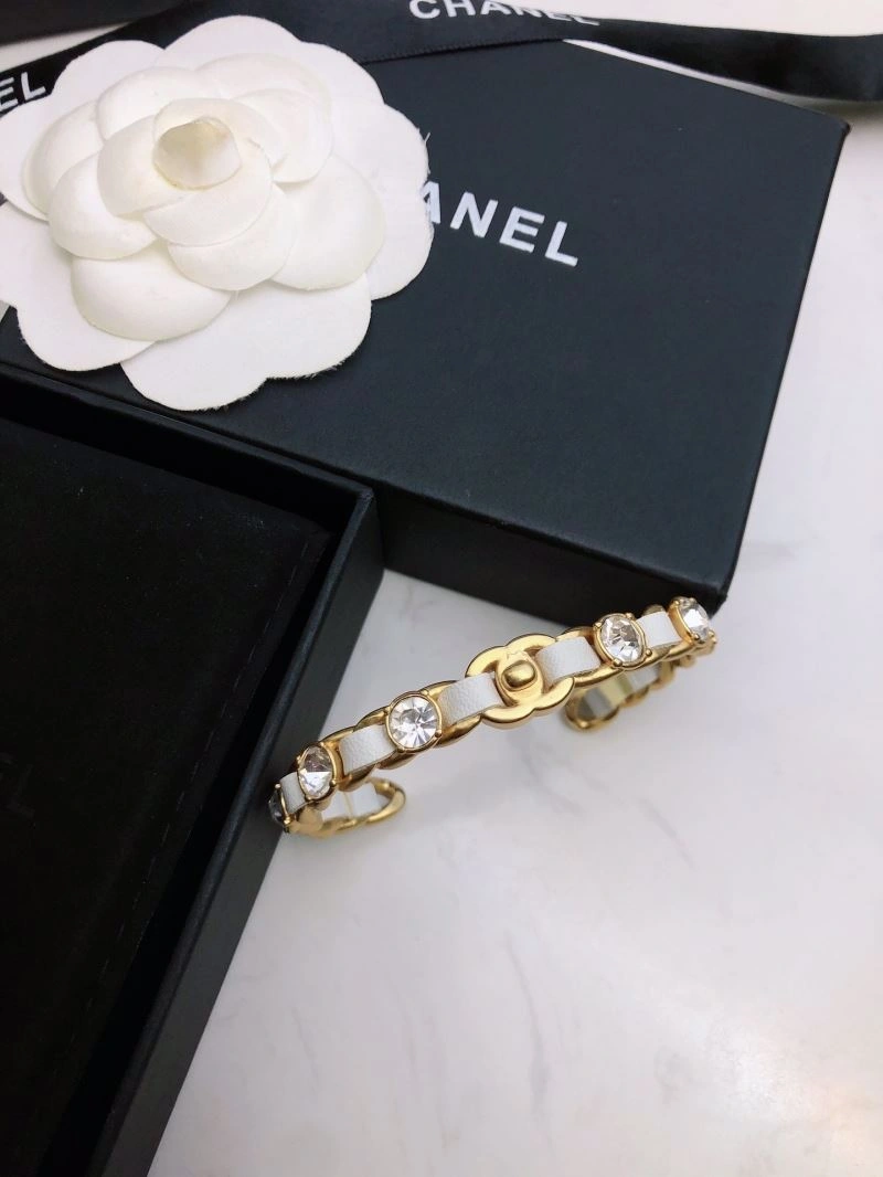 Chic Chanel Bracelets 232400