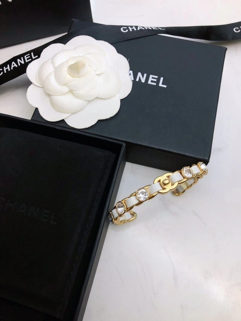 Chic Chanel Bracelets 232400