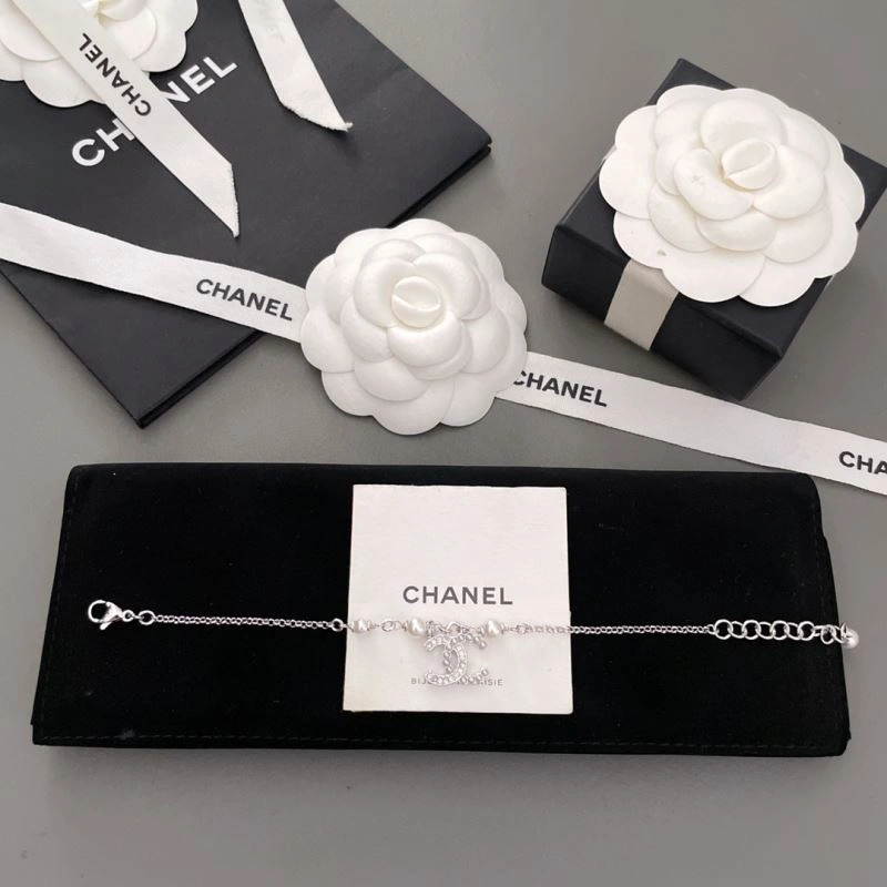 Chanel Bracelets Fashionable 232380
