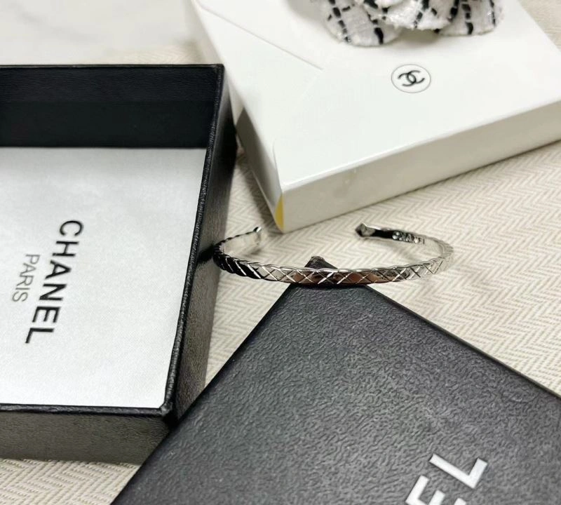 Tailored Chanel Bracelets 231948