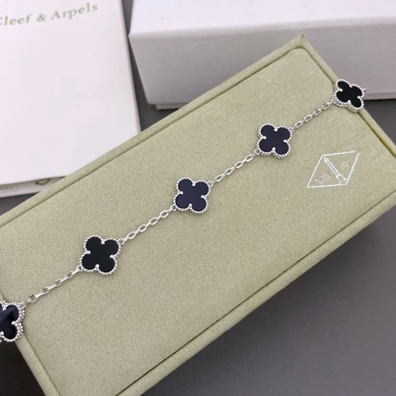 Chanel Bracelets Sophisticated 231949