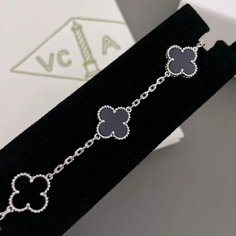 Chanel Bracelets Sophisticated 231949