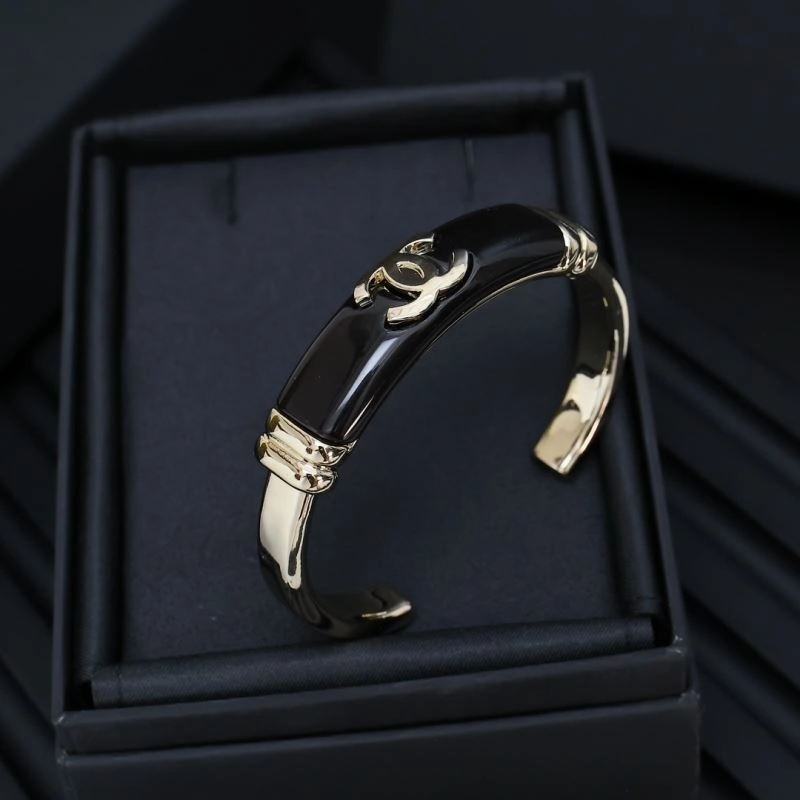 Chanel Bracelets Attractive 230382