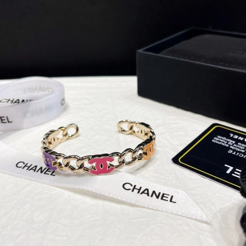 Chanel Bracelets Cozy 230345
