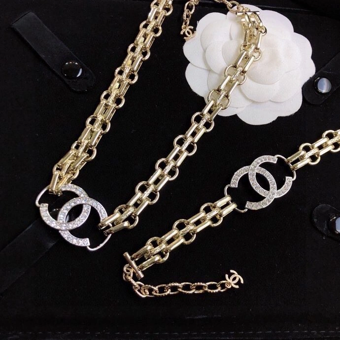 RelaxedFit Chanel Bracelets 230340