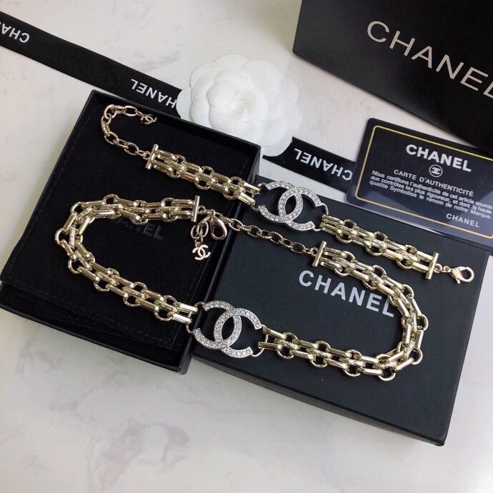 RelaxedFit Chanel Bracelets 230340