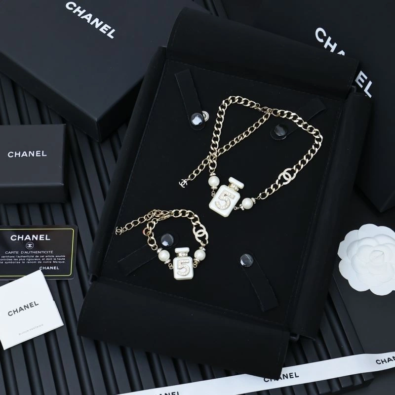 Chanel Bracelets Effortless 230305