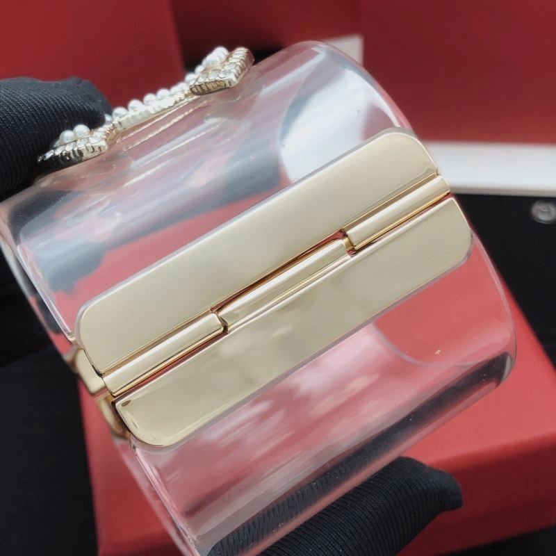 Snug Chanel Bracelets 229323