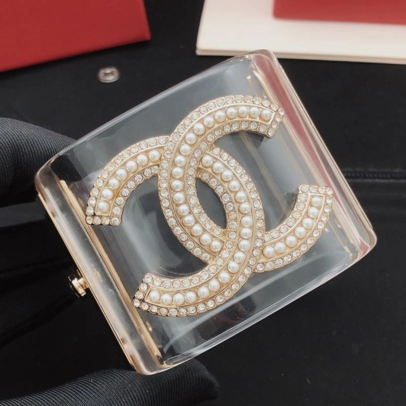 Snug Chanel Bracelets 229323