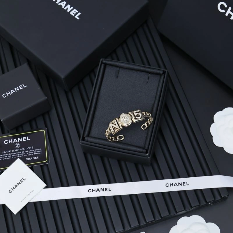 Lightweight Chanel Bracelets 228417