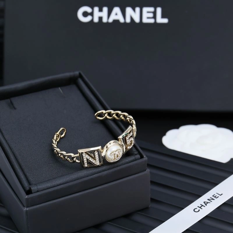 Lightweight Chanel Bracelets 228417