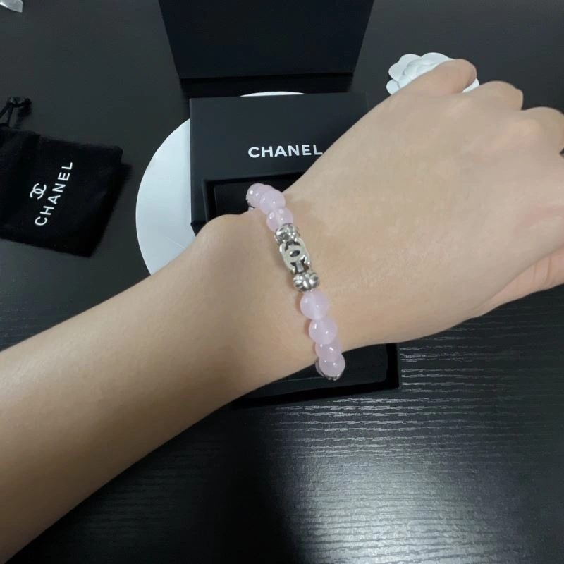 Snug Chanel Bracelets 228404