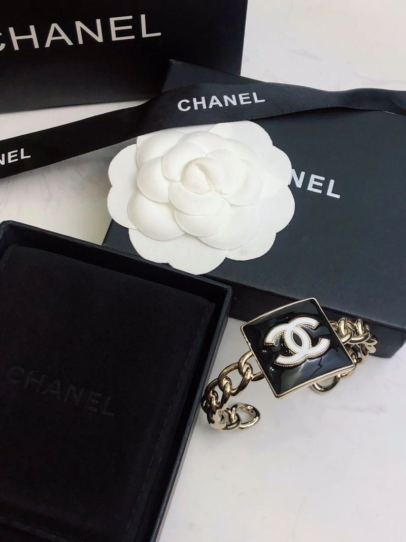 Versatile Chanel Bracelets 228419