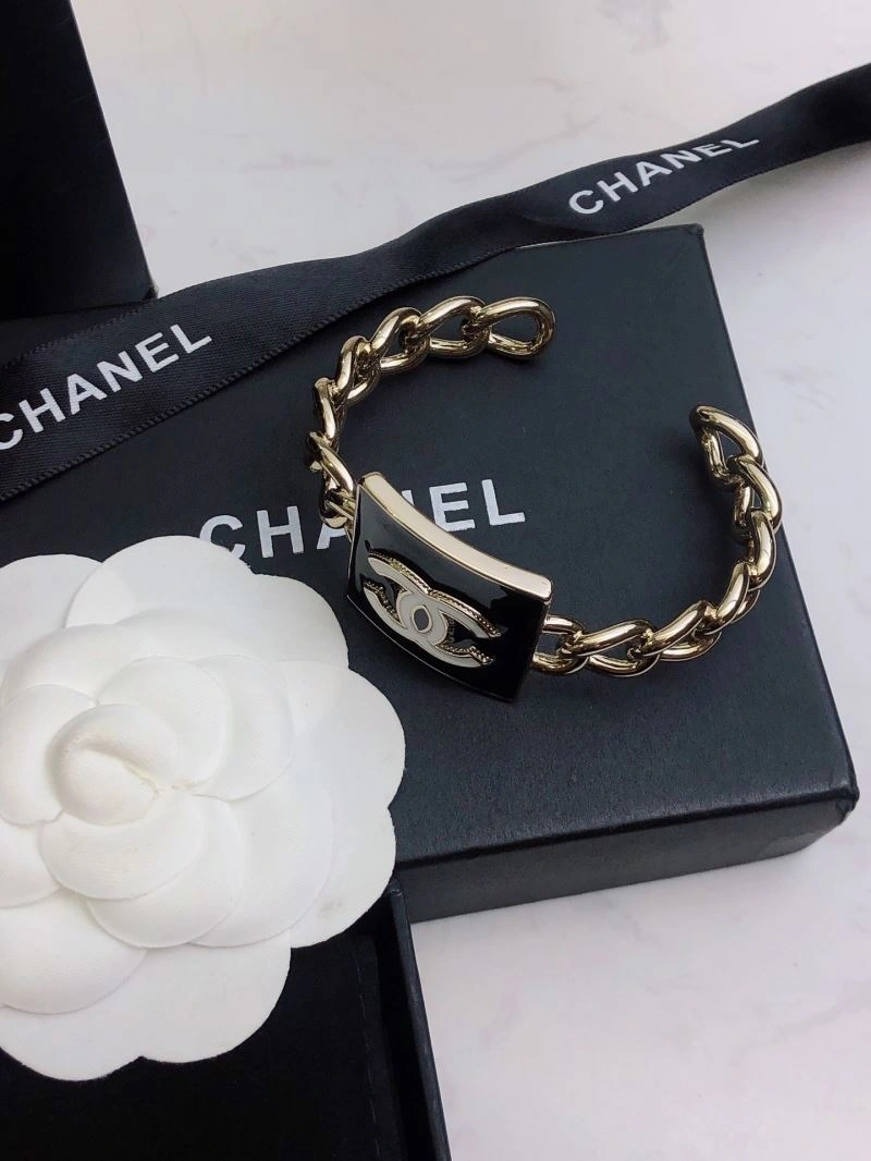 Versatile Chanel Bracelets 228419