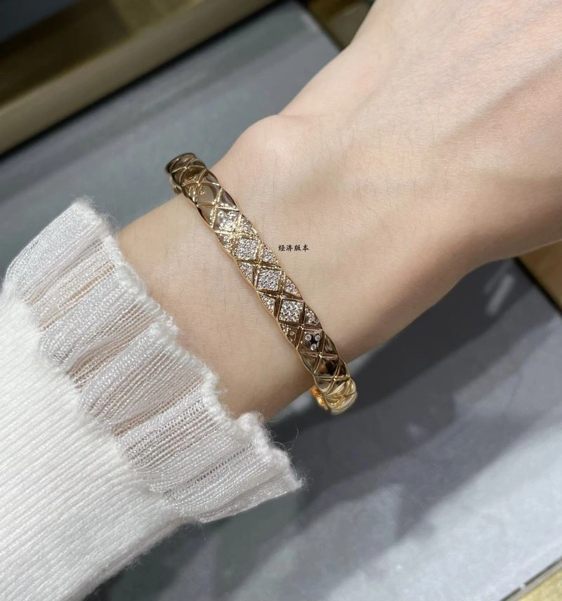 Chanel Bracelets Snug 228433