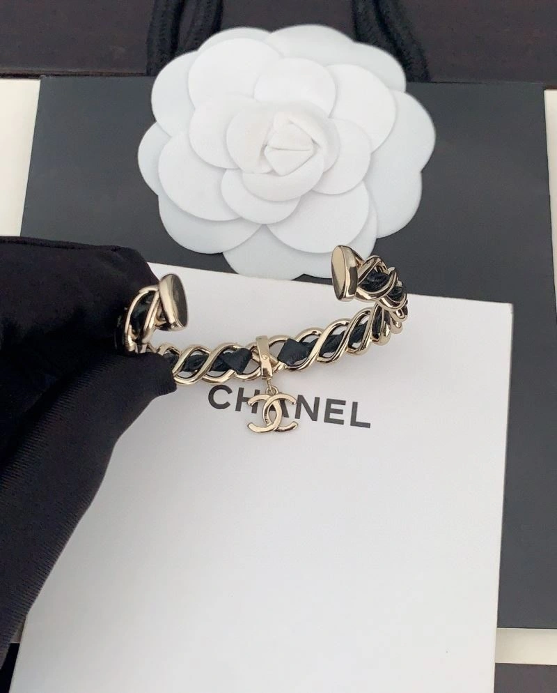 SmoothTexture Chanel Bracelets 228379