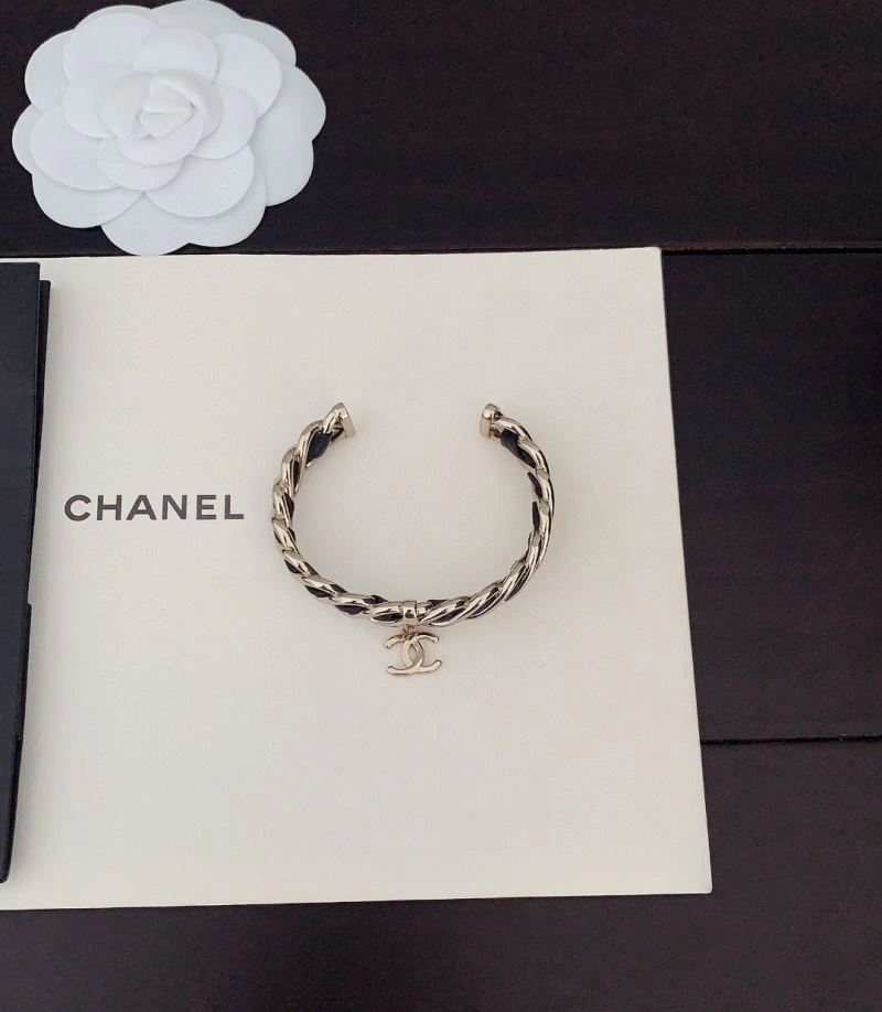 SmoothTexture Chanel Bracelets 228379