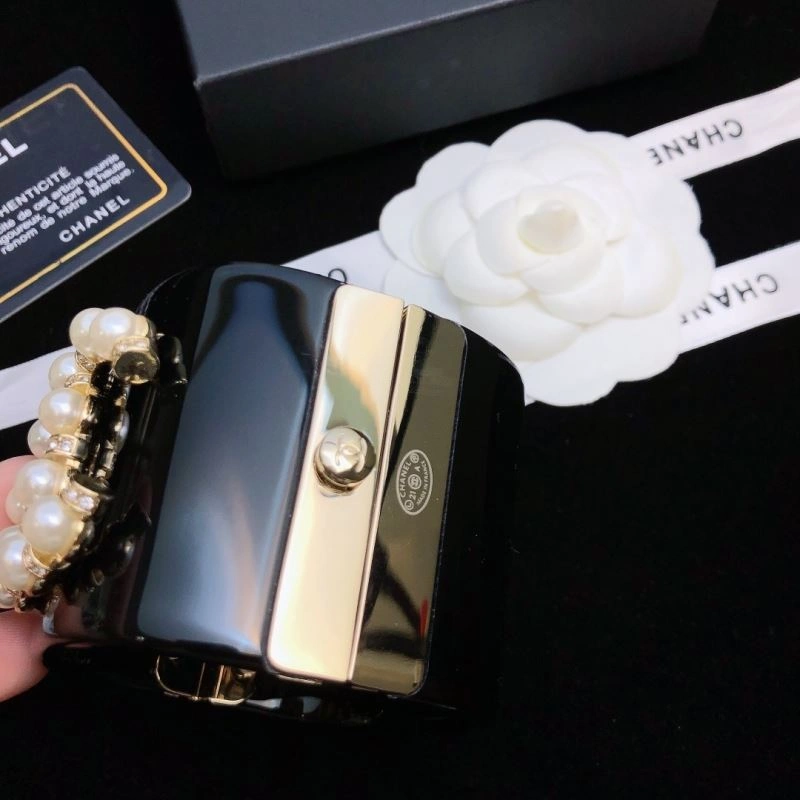 Chanel Bracelets Minimalist 228369