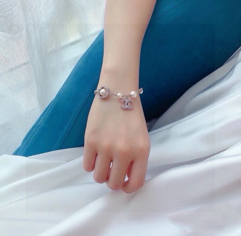 Classic Chanel Bracelets 228420
