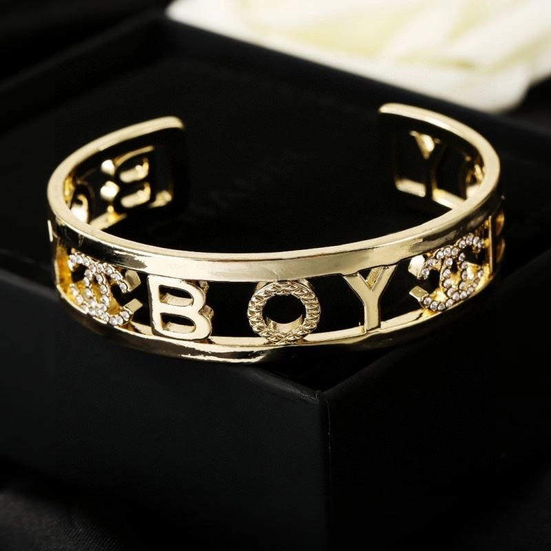 Chanel Bracelets Elegant 228400