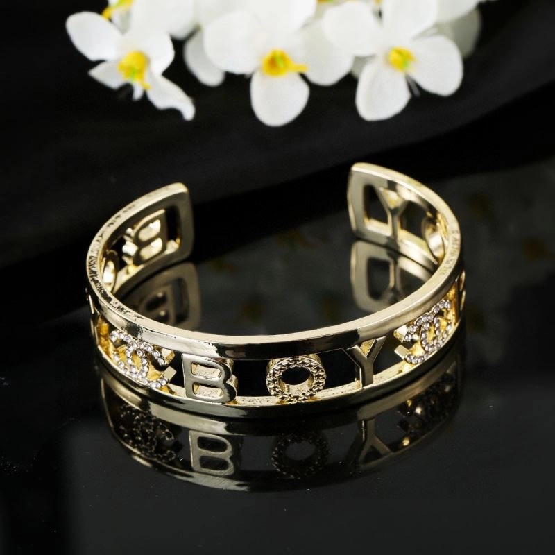 Chanel Bracelets Elegant 228400