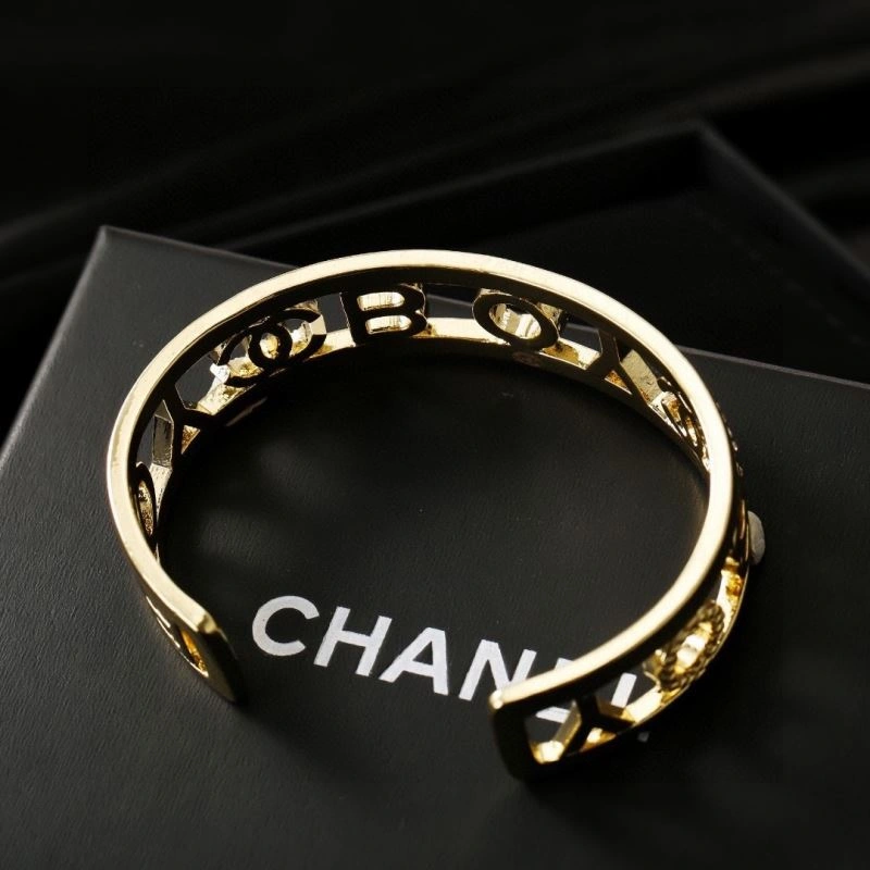 Chanel Bracelets Elegant 228400