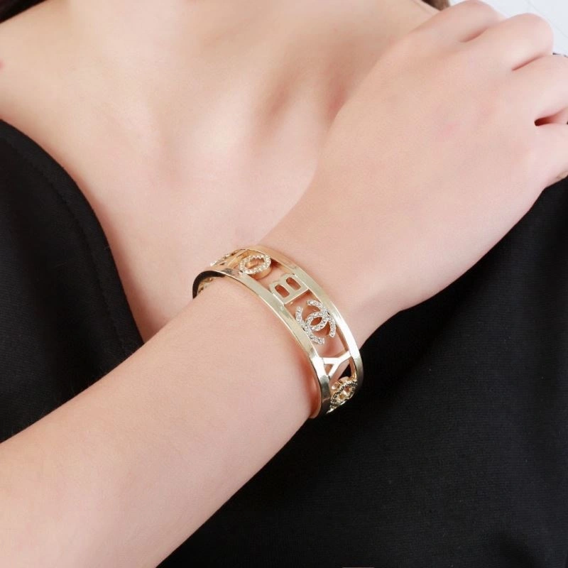 Chanel Bracelets Elegant 228400