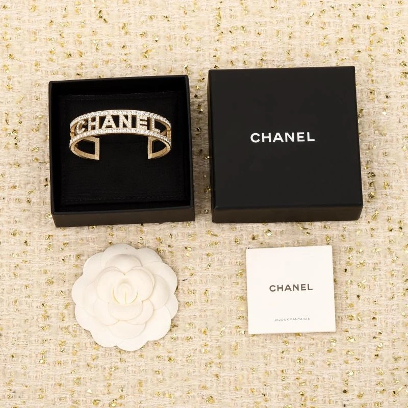 Chanel Bracelets Minimalist 228365