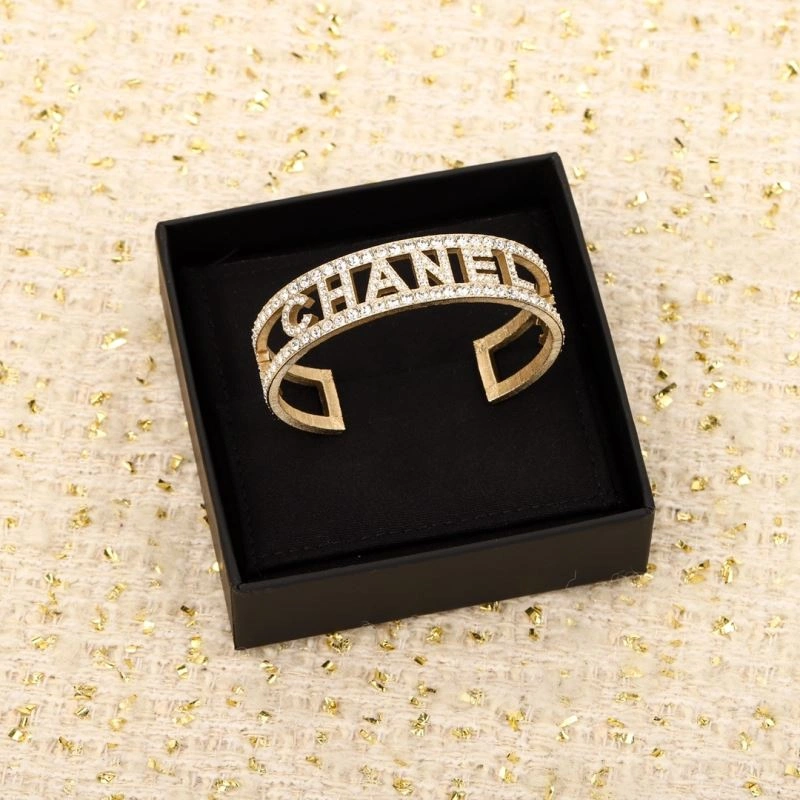 Chanel Bracelets Minimalist 228365