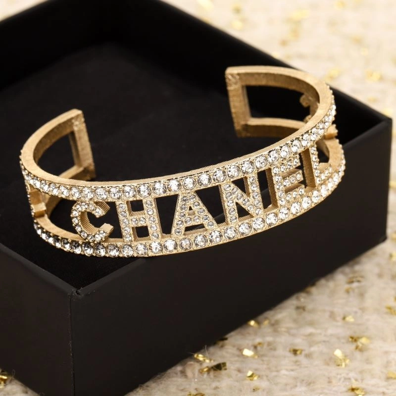 Chanel Bracelets Minimalist 228365