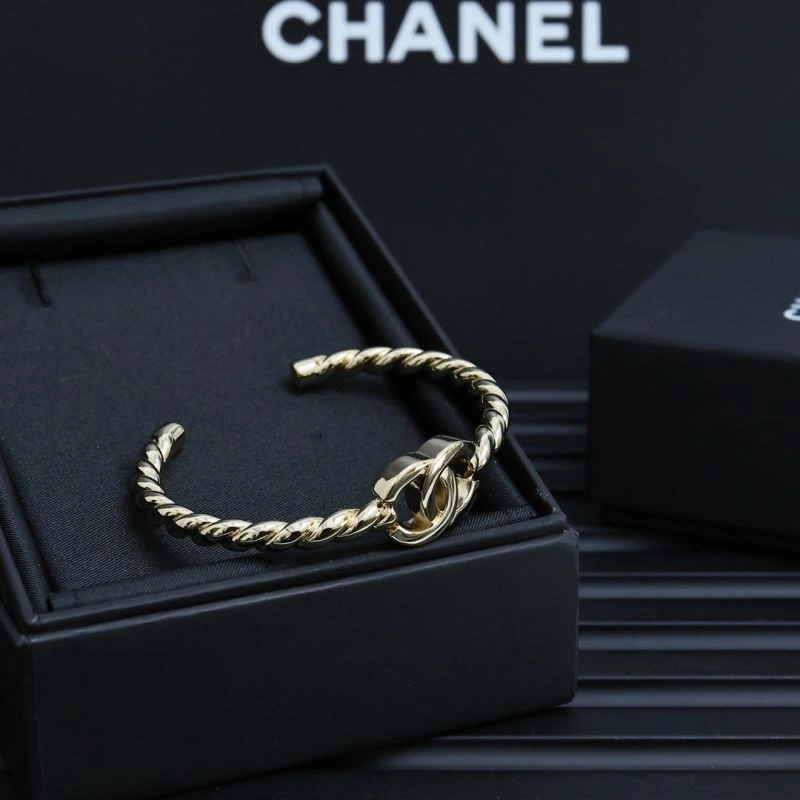 SoftTouch Chanel Bracelets 226541