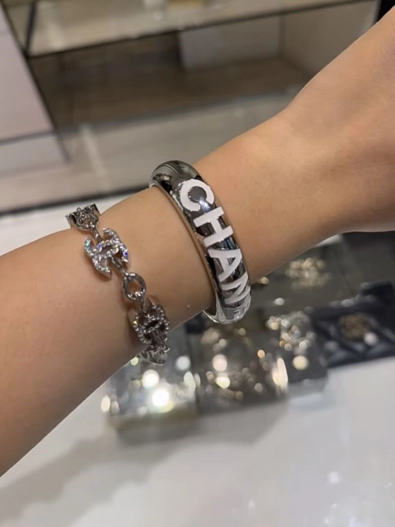 Chanel Bracelets Efficient 225684