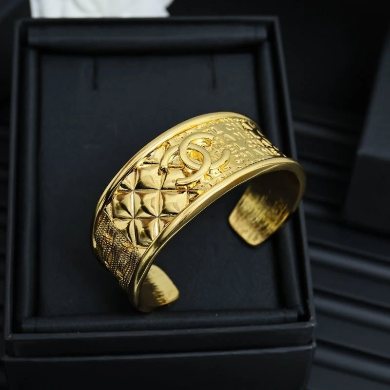 SoftTouch Chanel Bracelets 225690