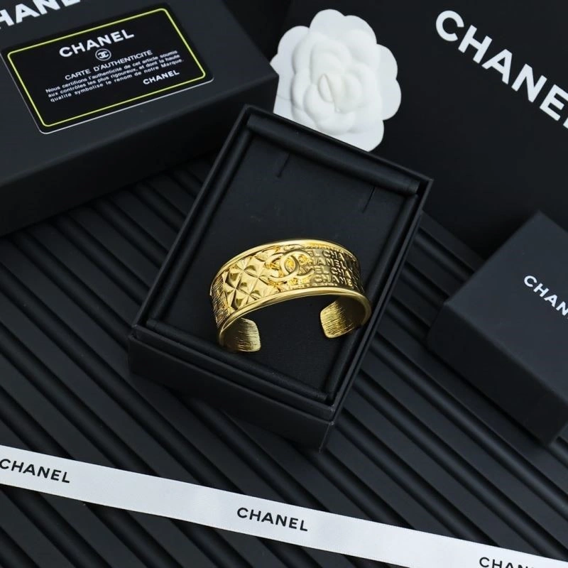 SoftTouch Chanel Bracelets 225690