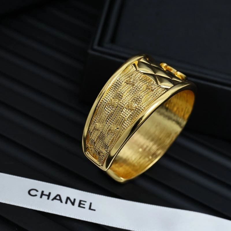 SoftTouch Chanel Bracelets 225690