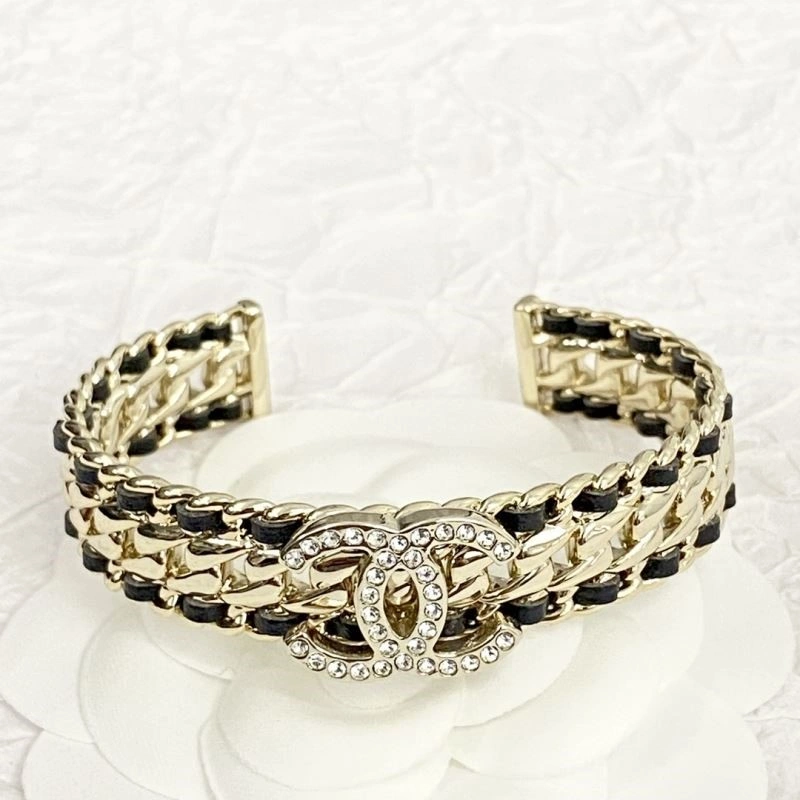 Effortless Chanel Bracelets 224537