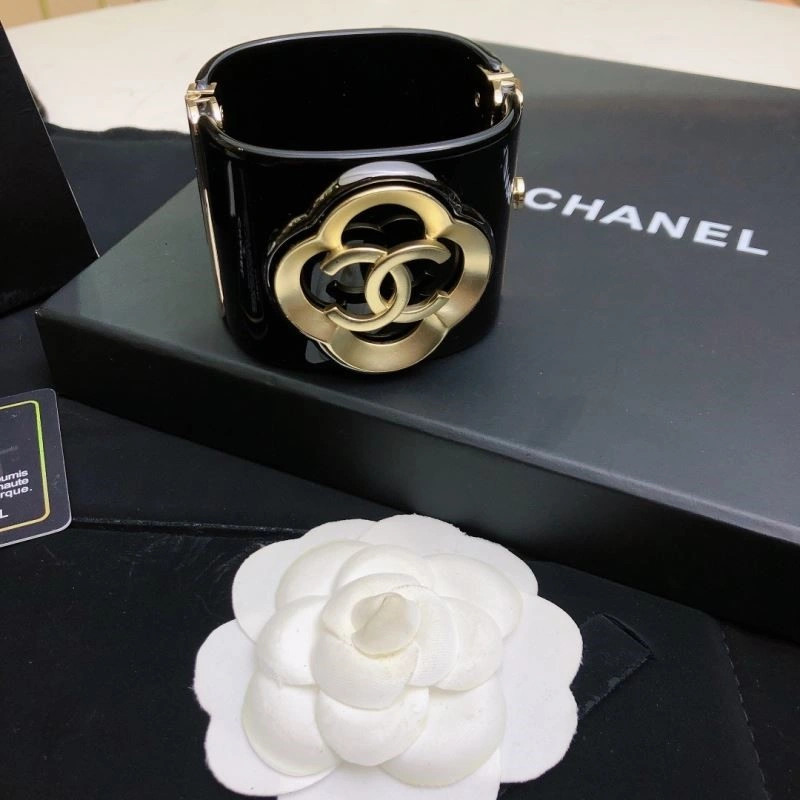 Chanel Bracelets Stylish 224521