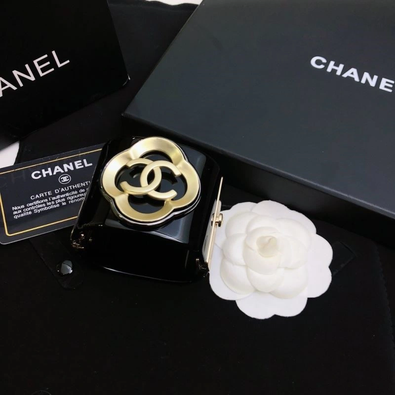 Chanel Bracelets Stylish 224521