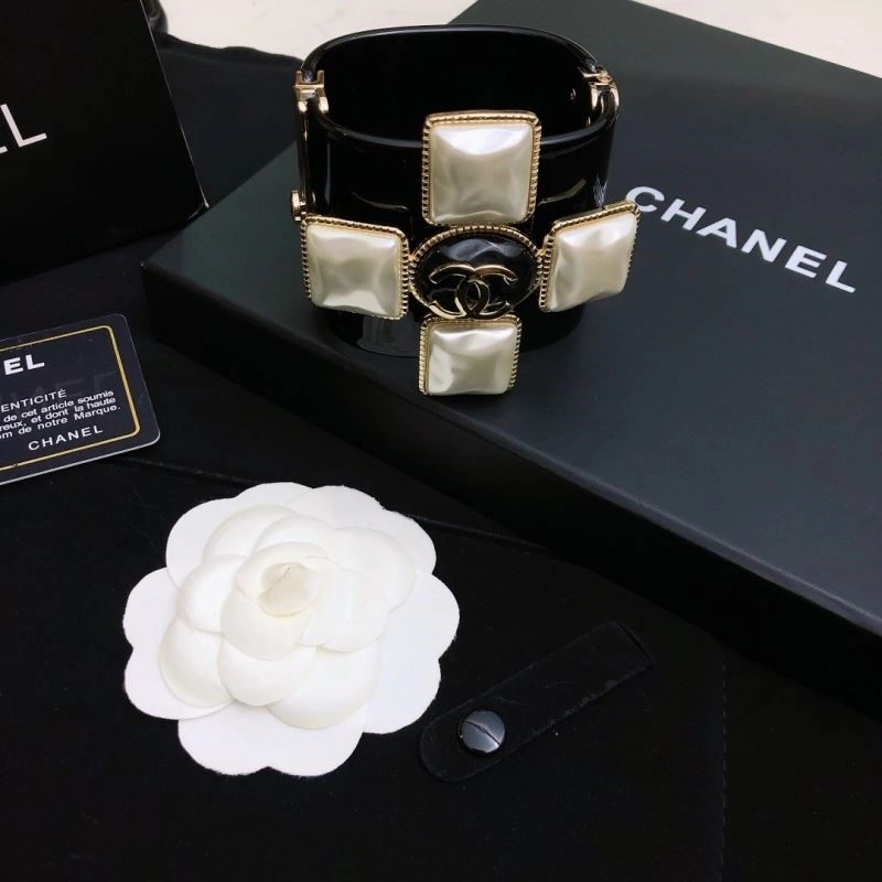 FashionForward Chanel Bracelets 224494