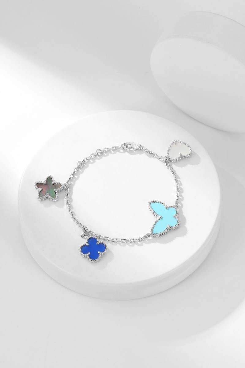 Bright Chanel Bracelets 223219